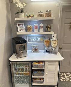 Snack Bar Living Room, Snack Bar Classroom, Entertainment Room Snack Bar, Coffee Bar Ideas For Salon, Cute Tiny Apartment Ideas, Haus And Hues Aesthetic, Office Lay Out Ideas, Snack Bar Room Ideas, Snack Table Office