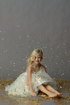 Tmavý Blond, Glitter Photo Shoots, Seahorse Dress, Glitter Photo, Golden Birthday, Foto Tips, Holiday Pictures, Jolie Photo, Photo Op