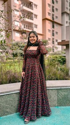 *Price 899/- free ship 💜*  *Floral Black  Anarkali Set*  • For an absolutely stunning look, wear this Georgotte Anarkali  with Its specially designed for comfortableness and Crafted from Georgette.  • With a Solid Black Dupptta With Bling of Mirrors 🖤✨  •Fabric: *Georgotte*  • •Complete Linning  • •Height 50"+  • •Sleeves  20"+  • •Sizes: M-38 L-40 XL-42 XXl-44  • Colour: *Black*🖤✨  *No Any Less*  Happy shopping 🛍️😄 Frock Designs For Women, Frock Suit, Suit Kurti, Ethenic Wear, Frock Models, Simple Frock Design, Long Frock Designs, Long Anarkali, Long Gown Design