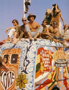 Zoe Ghertner, Mundo Hippie, Woodstock 1969, Hippie Bus, Woodstock Festival, Hippie Aesthetic, Estilo Hippy