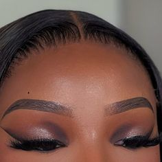 Dramatic Make Up Looks For Black Women, Make Up Glam Look, Makeup Look Glam, Black Glamour, Dark Skinned Makeup, Natural Dramatic Makeup Black Women, Cat Eye Makeup Black Women, Black Girls Makeup Looks, Black Eye Makeup Looks