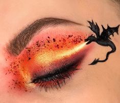 Fall Graphic Liner Looks, Theater Makeup Looks, Sylveon Inspired Makeup, Cool Makeup Pallets, Birthday Eye Makeup Looks, Eyeshadow Art Creative, Advanced Makeup Looks, Animal Eye Makeup, Cool Eye Makeup Looks Creative