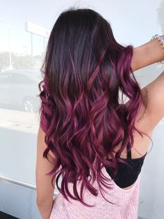 Purple Burgundy Hair, Pelo Color Borgoña, Brunette Ombre, Magenta Hair, Brunette Balayage, Hair Color Burgundy, Purple Highlights, Hair Color Shades