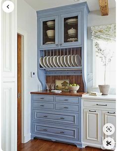 Dream Kitchens Design, Kitchen Colour Schemes, Brown Kitchens, Popular Kitchens, Kitchen Paint Colors, Blue Cabinets, Kitchen Cabinet Colors, Built In Cabinets, Blue Kitchens