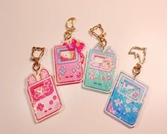 Cute Gameboy, Homemade Fidget Toys, Kawaii Keychain, Cool Keychains, Kitty Clothes, Hello Kitty Clothes, Cute Pens, Key Accessories, Locket Charms