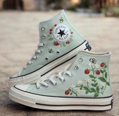 ✨ Hand-Embroidered Strawberry Converse Shoes - Unique Custom Design Step into style with our custom hand-embroidered Converse Chuck Taylor 1970s featuring delightful strawberry patterns. Each pair is meticulously crafted to bring a touch of whimsy and charm to your wardrobe. Perfect for casual outings, these unique sneakers are a must-have for any fashion-forward individual. Features: Hand-Embroidered Design: Beautiful strawberry motifs that add a playful and unique touch. High-Quality Materials Converse Cute, How To Embroider Converse, Embroidery Converse High Tops, Summer Embroidered High-top Sneakers, High-top Floral Embroidery Sneakers For Summer, Converse High Tops Platform Embroidery, Custom Converse High Tops, Converse Haute