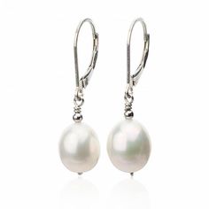 These simple dangle pearl earrings are a classic addition to any outfit, these versatile earrings should be a part of every stylish woman's jewelry collection! Pearl type: Freshwater Cultured Pearls Pearl shape: Tear DropPearl Color: Natural WhiteLever-back: Sterling Silver, 14K gold fill, 14K Yellow Gold, 14K White GoldDrop: 0.5 inch Earrings handmade in Chicago by Bourdage Pearls. Pearl Teardrop Earrings, Unique Bridal Jewelry, Pearl Gifts, Simple Pearl, White Pearl Earring, Pearl Dangle Earrings, Teardrop Dangle Earrings, Professional Jewelry, Pearl Earrings Dangle