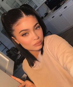 Stylizacje Kylie Jenner, Stile Kylie Jenner, Jenner Hair, Kylie Jenner Hair, Kylie Makeup, Jenner Makeup, Kylie Jenner Look, Kyle Jenner, Kylie Jenner Makeup