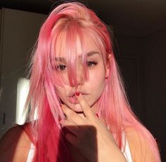 Galanikolic. IG. Pink Hair Pink Tinted Hair, Pink Hair Model, Tinted Hair, Hot Pink Hair, Long Hair Color, Hair Model, Jeon Somi, Short Hair Color, Penteado Cabelo Curto