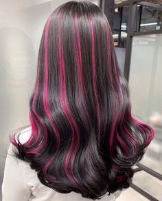 Pink Hair Streaks, Pink And Black Hair, Skunk Hair, Pink Hair Dye, Red Hair Inspo, Hair Color Streaks, Black Hair With Highlights, Hair Streaks, Dyed Hair Inspiration