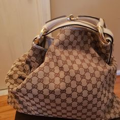 This Is Authentic Gucci Horsebit Hobo In Overall Good Used Condition Slight Fray In One Area See Post Pictures Strap Does Show Use However Horsebit Still In Tack Very Clean Inside And Out Very Classy! Absolutely No Offers This Bag Is Gorgeous Price Is Firm ! Bags Gucci, Gucci Horsebit, Gucci Bags, Post Pictures, Gucci Bag, Bag Lady, Gucci, Color