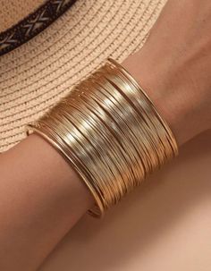 Absolutely stunning bracelet that can be dressed up or down. It's the perfect accessory for any occasion. Wire Cuff Bracelet, Statement Piece Jewelry, Bracelet Sleeve, Wire Cuff, Womens Cuff Bracelets, Open Cuff Bracelet, Wide Cuff Bracelets, Brass Cuff, Metal Bracelet