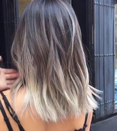 Brunette With Thick Money Piece, Brown Hair With Blonde Ends, Shimmery Nails, Hair Contouring, Blonde Balayage Highlights, Bella Hair, Blonde Hair Inspiration, Haircut And Color