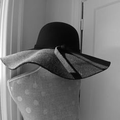 Never Worn. Perfect Condition Chic Evening Hat For Winter, Chic Winter Evening Hats, Black Felt Hat, Black Felt, Felt Hat, Felt, Women Accessories, Hats, Women Shopping