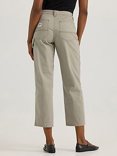 Blending the best of workwear and casual-wear, there’s nothing like a good set of carpenters for the every day. These pants are all about the details with a large set of pockets, reinforced stitching, and our signature hammer loop along the leg. Made from a soft cotton blend, these cropped pants put the fun in functional with every wear. Cropped Pants Women, Pants Women Fashion, Cropped Pants, Fashion Pants, Women's Pants, Blending, Casual Pants, Work Wear, Casual Wear