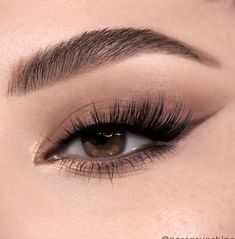 Teknik Makeup, Evening Eye Makeup, Membentuk Alis, Eye Makeup Images, Classy Makeup, Sock Bun, Prom Eye Makeup, Cute Eye Makeup, Bun Styles