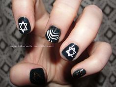 Hanukkah nails Happy Chanukah, Hanukkah Art, Holiday Nails Winter, Fingernail Designs, Holiday Nail, Sinful Colors, Hanukkah Menorah