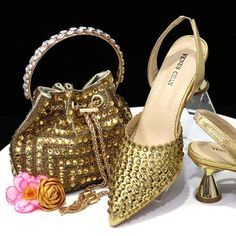 Old Lady Shoes, Gold Shoes Heels, Heels Elegant, Lady Luxury, Party Heels, Elegant Colors, Italian Shoes, Luxury Diamonds, Shoes Wedding