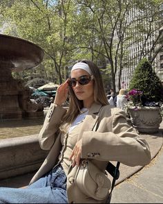 Eurotrip Outfits, Preppy Chic Outfits, Rome Outfits, Ny Outfits, Fashion Mistakes, Blazer Outfits, Autumn Outfit