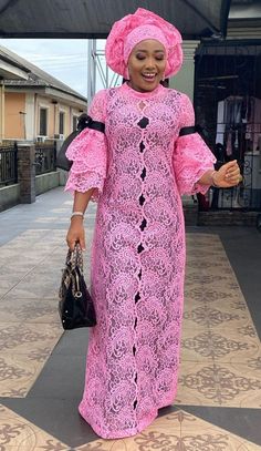 Fascinating Lace Bubu Kaftan Styles for Stylish Women. - Stylish Naija Lace Bubu, Bubu Kaftan Styles, Ankara Design, Lace Dress Classy, Boubou Styles For Women, Kaftan Styles, Bubu Gown Styles, Stylish Naija