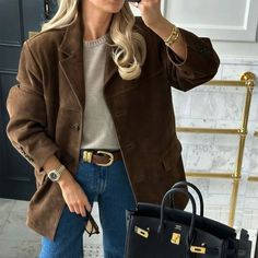 Winter Date Outfit Ideas, Europe Fall Outfits, Winter Date Outfit, European Fall, Winter Layering Outfits, Suede Jacket Outfit, Date Outfit Ideas, Winter Date Outfits, Perfect Winter Outfit