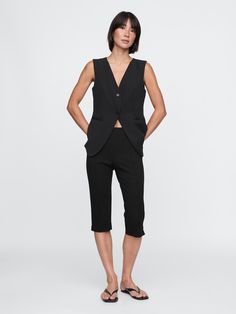 Soft.  stretch capri pants.  Elasticized, pull-on waist.  Seams at front.  Fit: Skinny.  A fitted silhouette that fits close to the body through the waist, hip, and thigh.  Models wearing Gap Fitted Silhouette, Toddler Gifts, New Woman, Capri Pants, Capri, Gap, High Rise, Models, Pants