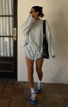 Comfy Lazy Outfits, Elegance Dress, Errands Outfit, Golden Globes Red Carpet, Spring Nail Designs, Classy Fashion, Spring Nail, Athleisure Outfits, Fashion Fits