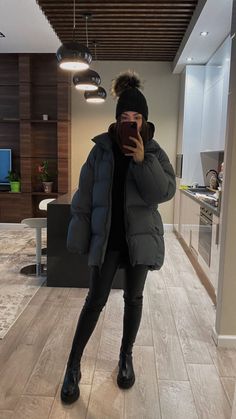 Puffy Jacket Outfit, Women Puffer Jacket, Best Puffer Jacket, Moncler Jacket Women, Oversized Puffer Jacket, Outfit Oversize, Oversized Puffer