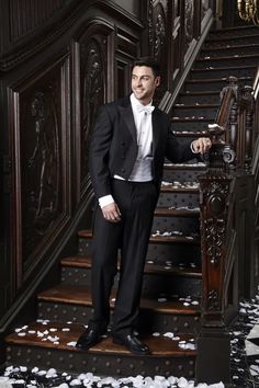 Color: Black
 	Jacket Lapels: Peak
 	Buttons: 6
 	Material: Luxury Viscose Blend
 	Designer: Cardi Tailcoat Tuxedo, Black Tuxedos, Mens Formalwear, Pocket Square Styles, Tail Dress, Tuxedo Black, Formal Gloves, Tuxedo Pants, Tuxedo Dress