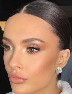 Earthy Makeup Looks, Earthy Makeup, Eyeliner Makeup Looks, Eyeliner Inspiration, Bride Makeup Natural, Ball Makeup, Makeup Advertisement, Hazel Eye Makeup, Perfect Makeup Look