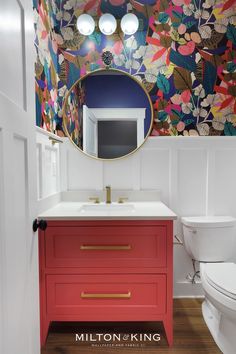 A Designer Bathroom with Bright Botanical Wallpaper Overgrown Wallpaper, Inspiration Bathroom, Bathroom Design Inspiration, Girls Bathroom, Powder Bath, Downstairs Bathroom, Bathroom Redo