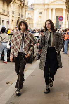 70s Fashion Mens, Fashion Week Ss23, 70s Fashion Men, Beatnik Style, Fashion Collection Inspiration, Men Fashion Week, High Fashion Men