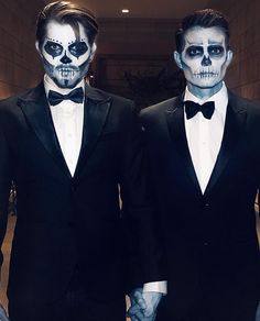 Mens Sugar Skull Makeup, Mens Diy Halloween Costumes, Guys Halloween Makeup, Calavera Makeup, Halloween Skeleton Makeup, Halloween Maquillaje, Jonathan Bennett, Sugar Skull Costume, Halloween Parejas