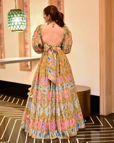 Gown Back Neck Design Western, Gown Front Neck Design, Backless Kurta, Elegant Lehenga, Indo Western Outfits For Women, Wedding Outfits For Family Members, Stylish Kurtis Design, Lehenga Design