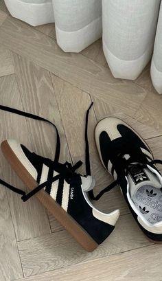 Looks Adidas, Girly Shoes, Aesthetic Shoes, Pretty Shoes