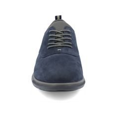 Find the perfect balance between casual and dressy with the Hyde derby by Thomas & Vine. This genuine leather style features a classic lace-up closure and a sporty ExtraLight� outsole for a modern touch. A cushioned collar and 6 mm Tru Comfort Foam� insole finish the design for all-day support. Thomas Vines, Leather Fashion, Vines, Dress Shoes, Genuine Leather, Lace Up, Leather