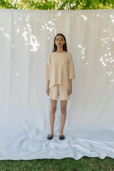 DESCRIPTION Oversized relaxed fit Heavyweight jersey T-shirt Round neckline and split sides Cream color Unisex Made in Peru following ethical practices Super soft blend 70%baby alpaca and 30% mulberry silk COLORSCream / Black / Burnt orange COMPOSITION 70%baby alpaca and 30% mulberry silk Sustainable and Fair Trade Natural Alpaca cream color SIZING TIPS Phoenix is 5’9.5 (31.5,23,34) and she is wearing size S Cain is 6’2.5 Waist: is 30.5 and he is wearing a size L Effortless Beige Tops For Loungewear, Cream Relaxed Fit Crew Neck Knit Top, Relaxed Fit Fine Knit Cream Tops, Cream Crew Neck Knit Top Relaxed Fit, Oversized Beige Fine Knit Top, Oversized Fine Knit Beige Top, Beige Relaxed Fit Short Sleeve Knit Top, Oversized Beige T-shirt For Loungewear, Beige Relaxed Fit Knit Top With Short Sleeves