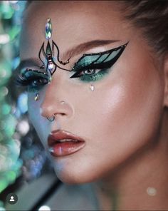 Midsummer Makeup, Lighter Skin, Gothic Makeup, Nostril Hoop Ring, Maquillaje De Ojos, Makeup Ideas, Makeup Inspiration, Septum Ring, That Look