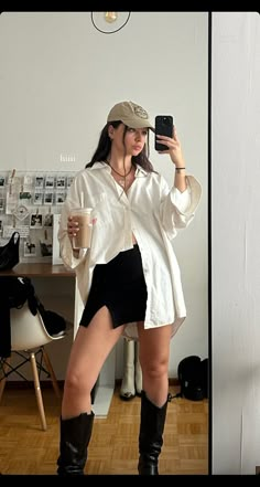 Black Lace Undershirt Outfit, Baggy Shirt And Skirt, Black Lace Undershirt, Undershirt Outfit, New Era Outfit, Ootd Boots, Oversized Shirt Outfit, Casual Oufits, Cool Girl Outfits