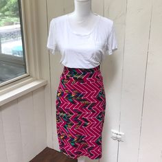 Lularoe Graphic Print Pencil Skirt In Size Medium. Never Worn! Pink Pencil Skirt For Summer Workwear, Casual Multicolor Pencil Skirt, Casual Multicolor Lined Pencil Skirt, Casual Pink Mini Pencil Skirt, Casual Multicolor Pencil Skirt For Spring, Casual Pink Skirt For Work, Lularoe Skirts, Printed Pencil Skirt, Graphic Prints