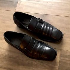 % Authentic Gucci Italy Mens Leather Shoes Loafer 101749.Vtg Used Good Condition.See In Pictures Details And Measurements,No Return Pls. Mens Leather Shoes, Vintage Color, Leather Shoes Men, Mens Leather, Gucci Black, Gucci Shoes, Vintage Colors, Slip Ons, Loafer Shoes