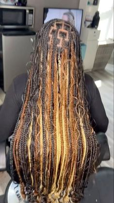 Braid Hairstyles Peekaboo, Braided Hairstyles Different Colors, Black And Color Knotless Braids, Knotless Braids With Different Colors, Braids With Multiple Colors, Boho Knotless Braids With Peekaboo Color, Colorful Boho Knotless Braids, 350 Peekaboo Braids, Red And Black Knotless Braids Peekaboo