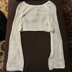 Urban Outfitters Cream Knit Cropped Sweater Size Small. Never Worn Or Washed. Would Be Great As A Coverup For A Swimsuit For The Top Half Crochet Crop Top Sweater, Cropped Crochet Sweater, White Oversized Sweater, Knit Cropped Sweater, Heavy Knit Sweater, Lace Shrug, Cropped Cardigan Sweater, Lace Kimono, Soft Cardigan