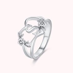 [Material]:Made from high-quality sterling silver, hypoallergenic, and nickel-free, the initial ring won't turn your finger green. High polished many times keeps the surface shiny and smooth. This unique ring that people of all ages can enjoy them, perfect for everyday wearing. [Letters Design]:26 letters cover everyone's name, each initial has a special meaning for you or your lover, and the perfect gift initial ring for that "someone special" in your life, which is very memorable. [B Personalized Silver Flower Promise Ring, Silver Initial Open Ring For Valentine's Day, Silver Open Initial Ring For Valentine's Day, Silver Heart Ring For Anniversary, Mother's Day, Silver Heart Ring For Anniversary Mother's Day, Silver Open Ring For Valentine's Day, Personalized Flower Ring For Mother's Day Anniversary, Silver Flower Ring For Valentine's Day, Silver Round Flower Ring For Valentine's Day