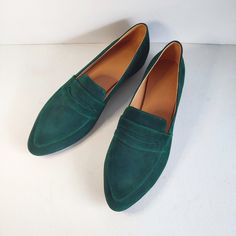 "DESCRIPTION Women's elegant and simple green suede loafers are highly comfy, feather-light, fashionable, and functional. Slip-on casual shoes in a retro design that are ideal for this season. These shoes are handcrafted in Greece from soft green suede leather with a pointed toe. The supple leather lining embraces your feet and instantly adapts to them. All-day comfort is ensured by the lightweight sole and cushioned insole. Stylish moccasin shoes provide optimal comfort, chicness in style, and Green Suede Shoes, Green Loafers, Moccasin Shoes, Loafers Women, Bridal Sandals, Moccasins Shoes, Leather Oxford Shoes, Office Look, Simple Green