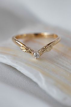 Curved V Shape Forest Inspired Wedding Band, Leaf Chevron Band, Diamond or Moissanite Contour Wedding Band for Women in 14k or 18K Gold - Etsy Wedding Ring V Shape, Gold V Ring, V Shape Wedding Ring, Wedding Band With Leaves, V Shaped Wedding Ring, V Ring Design, Modern Gold Rings Unique, Crystal Wedding Band, Ring Designs Unique