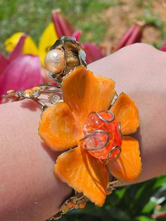 Beautiful Vintage Cuff with Enameled Orange Flower-Large Glass Peral *Unmarked* *Perfect Condition* *Used, Secondhand, Vintage and Old Jewelry* Fleur Orange, Vintage Orange, Pearl Brooch, Old Jewelry, Enamel Flower, Orange Flowers, Vintage Flowers, Etsy Vintage, Rocky