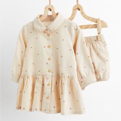 Nwt H&M Floral Dress With Shorts/ Size 9m Smoke/Pet Free Home Cream Sets For Playtime In Spring, Cream Playtime Sets For Spring, H&m Long Sleeve Cotton Dresses, Boho Long Sleeve Shirt, What To Wear Family Photos, Hello Kitty Dress, Sundress Dress, Rose Beige, Dress H&m