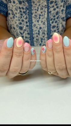 Summer Nail Inspiration Acrylic Almond, Super Short Dip Nails, Paislee Nelson Nails, Easy Beginner Nails, Gel Nails Inspo Short, Very Easy Nail Designs, Easy Nail Inspo Short, Summer Aura Nails