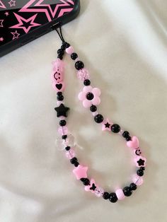 Bead Strap Phone, Phone Charm Ideas Pink, Black Phone Strap, Gantungan Hp Manik-manik, Phone Charms Strap, Pink Phone Charm